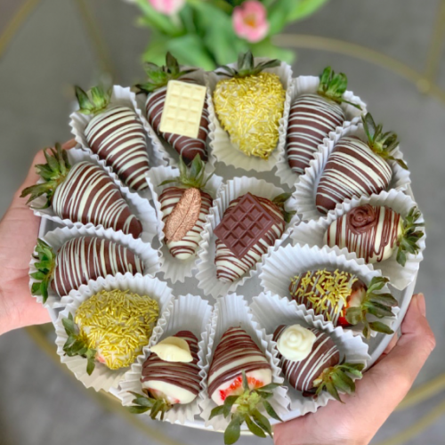 Livraison boîte de fraises & chocolats Kinder - Luvbox paris